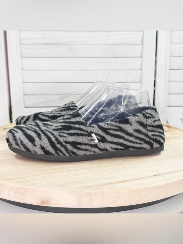 TOMS Alpargata Fuzzy Zebra Slip On Flats Grey Black Size 8 - Image 3
