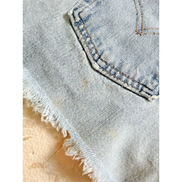 Vintage Levis 550 Cut Off Denim Shorts Light Wash High Waisted Frayed Hem L - Image 3