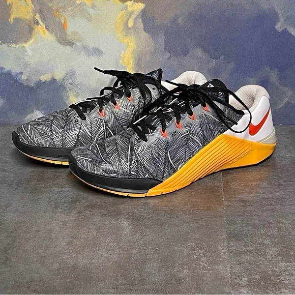Nike Metcon 5 Black Laser Orange Women's Training Shoes Size 9.5 - Image 3