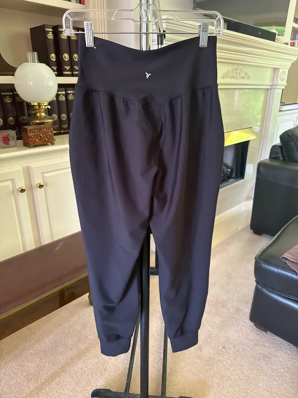 Old Navy High waisted powersoft pocket joggers - Image 4