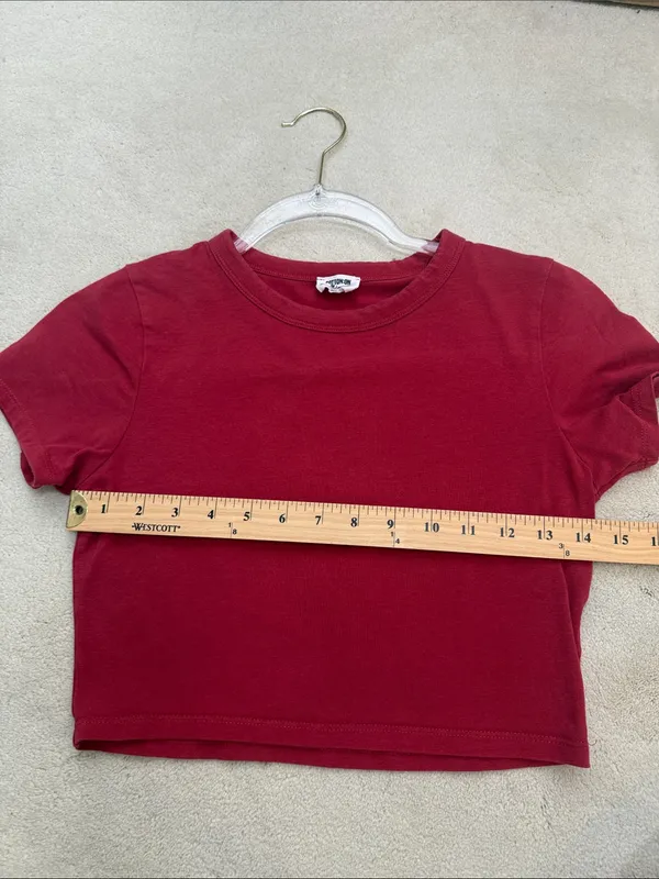 Cotton On Red Cropped Short Sleeve Crew Neck Baby Tee Size Medium - Image 4