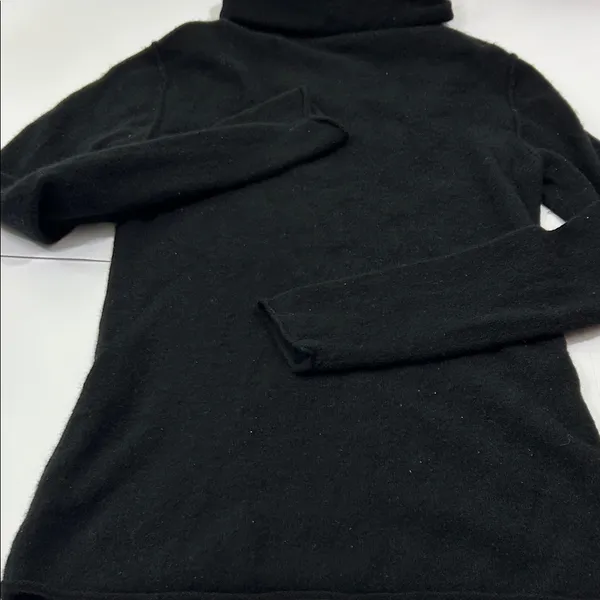 Black Turtleneck Top old Navy Cashiers - Image 16