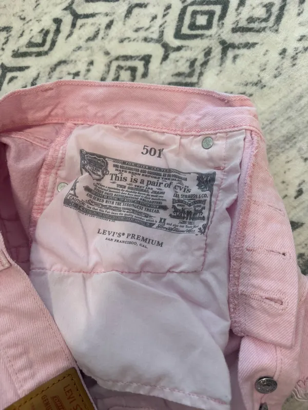 Levi’s bubble gum Pink 501 Denim High-Rise Shorts button fly - Image 6