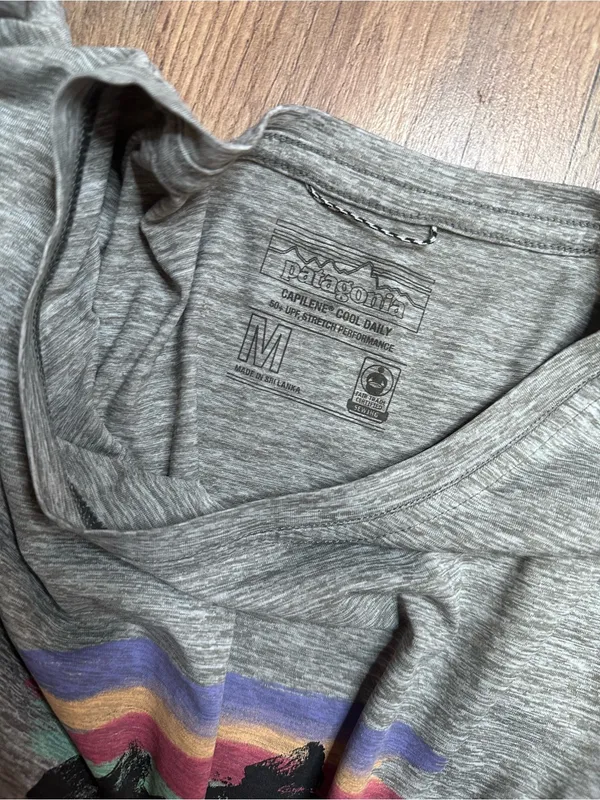 Patagonia Women’s Heather Gray Long-Sleeve Tee with Sunset Mountain Graphic - Image 4