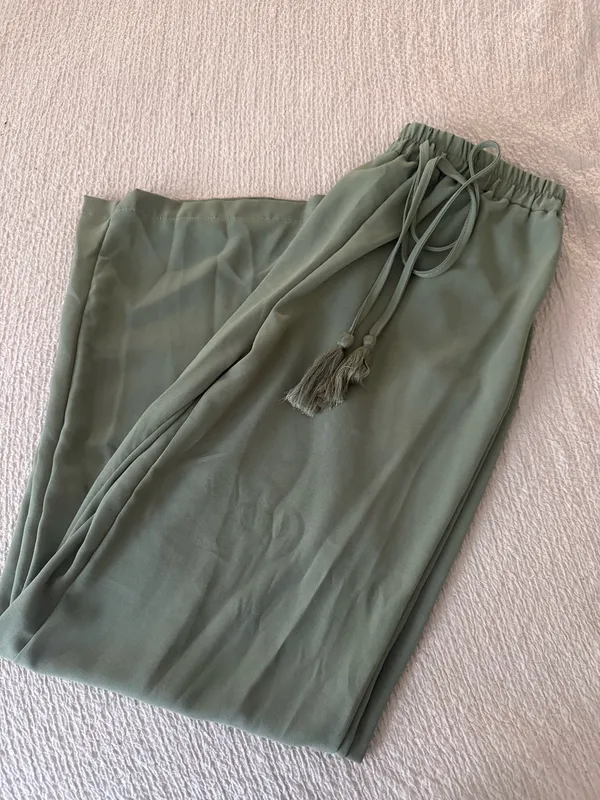 Shein dress pants flowy Women Small - Image 2