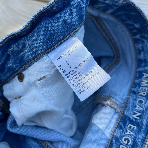 American Eagle Jean‎ Shorts Mom Short Blue Distressed Cut Offs Size 2 - Image 4