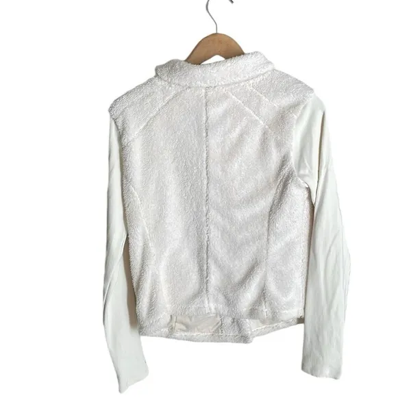 Alo Yoga Fleece Solstice Jacket in Natural White - Image 3