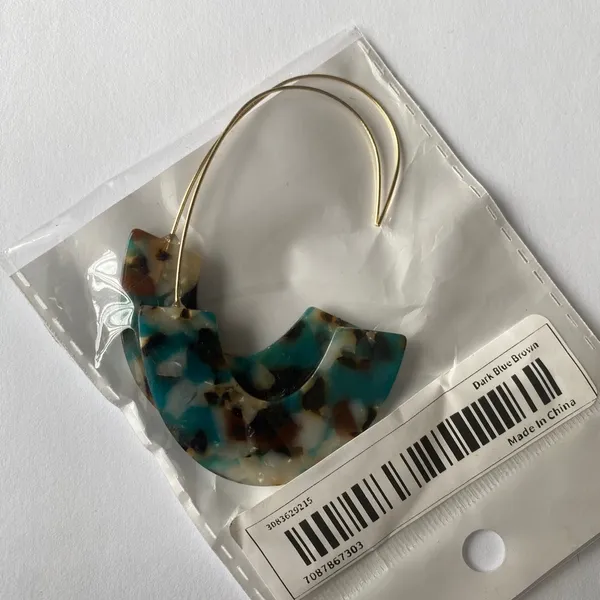 Acrylic Hoop Earrings Minimalist Leisure Style‎ Resin Jewelry - Image 2
