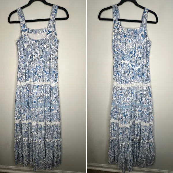Crown & Ivy Printed Maxi Dress Size Small - Image 2