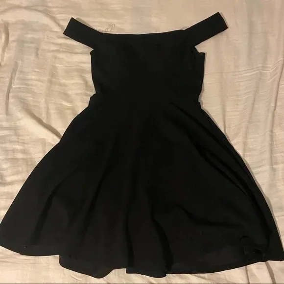 Francesca's Dress Off-The-Shoulder Black - Image 2