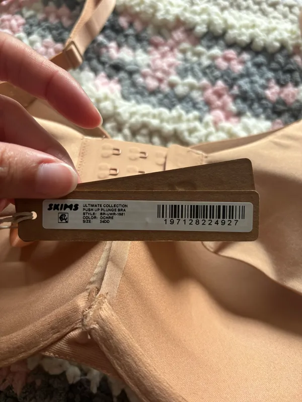 SKIMS Ultimate Teardrop Push Up Bra - Image 4