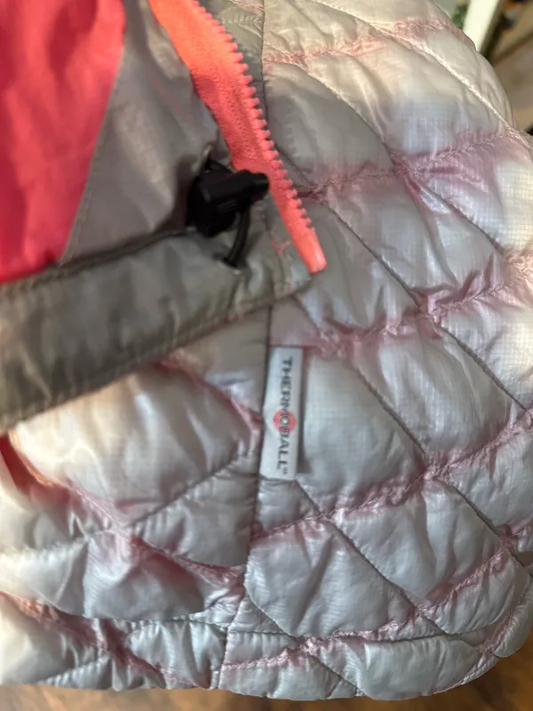 North Face Lightweight Jacket - Image 11