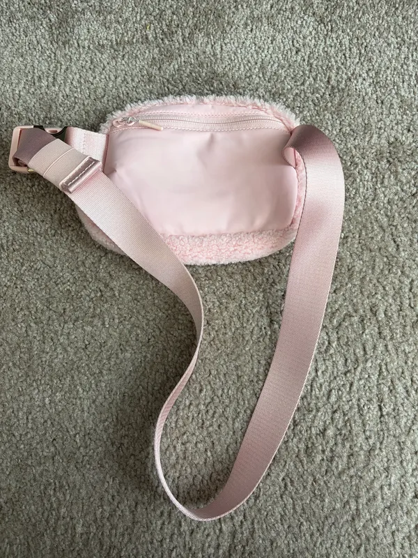 Lululemon Belt Bag Fleece - Image 2