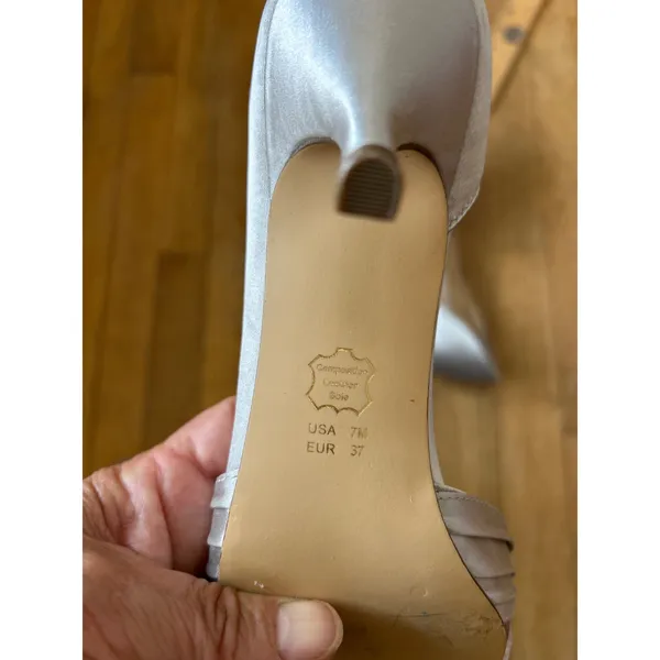 Nina New York Silver Satin D'Orsay Pointed Toe Pleated Kitten Heels Size 7M - Image 7