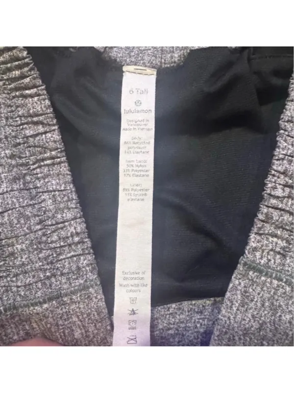 Women's Lululemon Gray Black Athletic Shorts Size 6 tall - Image 3