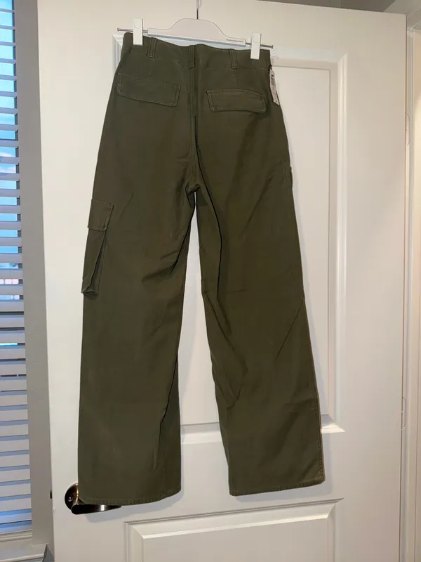 Aritzia Cargo Pants TNA - Image 2