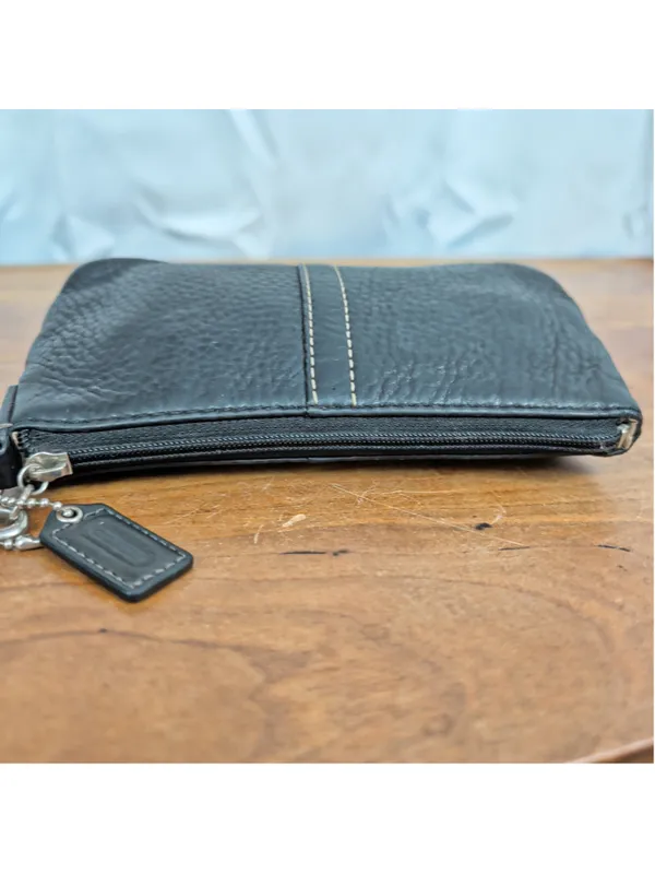 Coach Black Pebbled Leather Wristlet Mini bag - Image 2