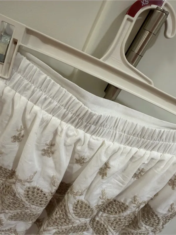 Illa Illa White and Tan Pattern Tiered Maxi Skirt and Top Set - Image 8