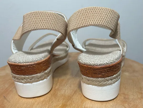 Summer comfortable women's shoes.Size 8. $20. Tan - Image 3
