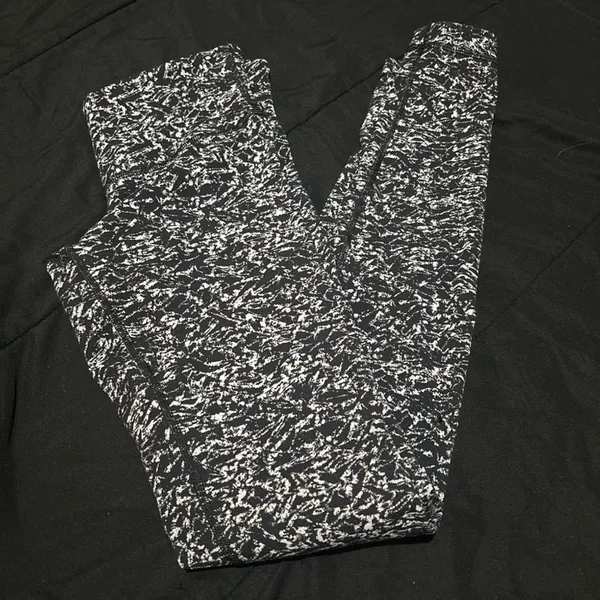 Lululemon Black White Pattern High Rise Leggings 4 Yoga Running Workout Pants - Image 4