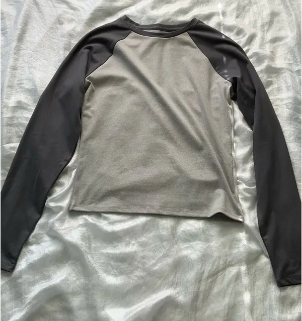 Hollister Two-Tone Gray Long Sleeve - Image 2