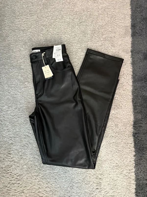 Abercrombie 90s High-Rise Straight Black Leather Pants - Image 2