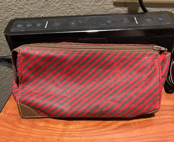 Gucci Vintage Cosmetic Bag - Image 2