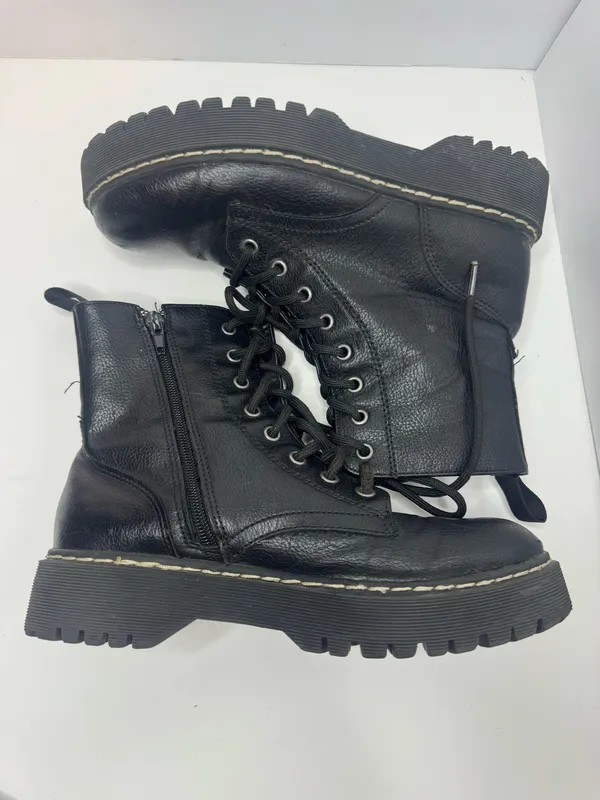 Sincerely Jules'Harley' Black Vegan Leather Boots Womens Size 7M - Image 5