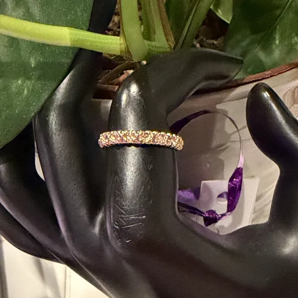Source Unknown Elegant Gold Toned Women's Ring Size 7 - Image 2