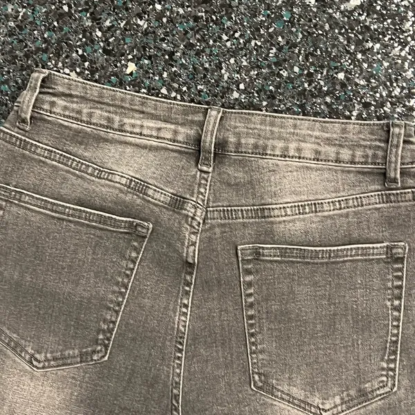 Women’s Size 8 Wide Leg Jeans - Image 5