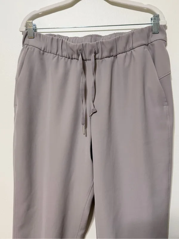Lululemon On The Fly Jogger Tan Woven Size 10 - Image 3