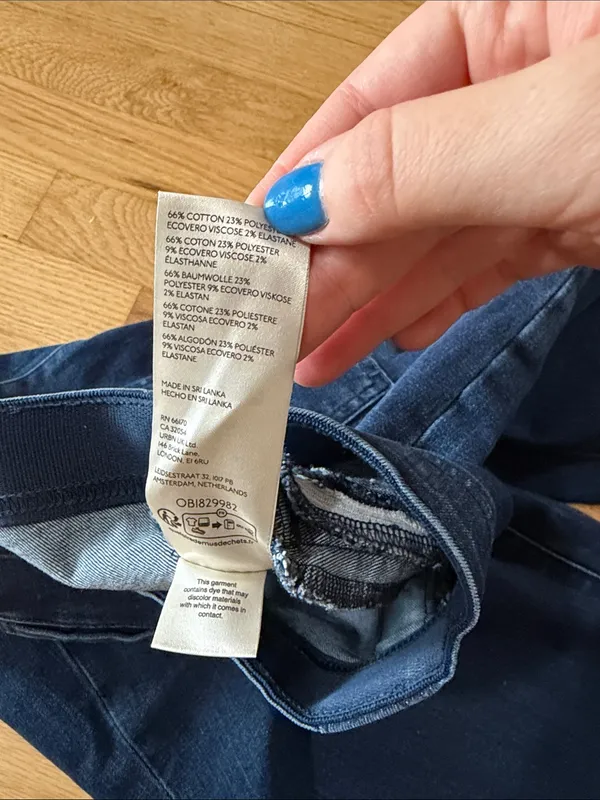 Anthropologie Pilcro High-Rise Pull on Retro Flare Jeans Sz 30 - Image 3
