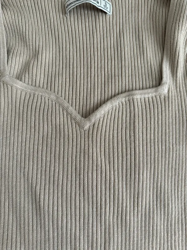 Abercrombie Sweater - Image 3