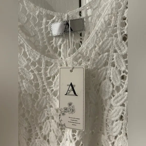 White Lace Crochet Sleeveless Top - Image 3
