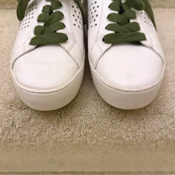 Michael Kors White Leather Low Top Sneakers Green Croc Trim Perforated Womens 8M - Image 4