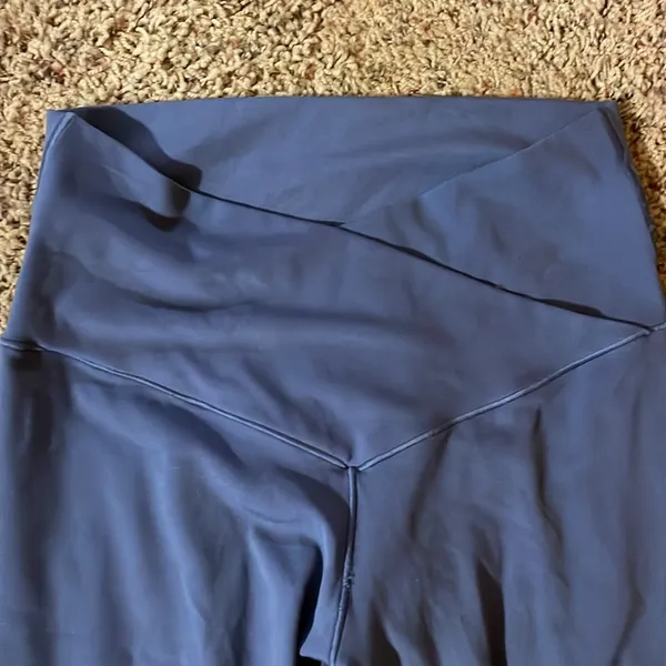 Offline by Aerie real me flare hi-rise short inseam leggings size M - Image 2