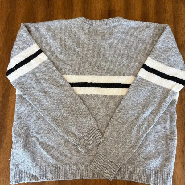 Brandy Melville Grey and White Striped Long Sleeve Sweater One Size - Image 6