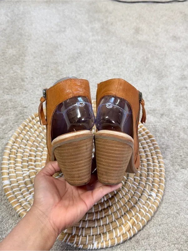 Sofft Women’s Mckenna Leather Sandals Blocked Heels Peep Toe in Cognac 8 - Image 5