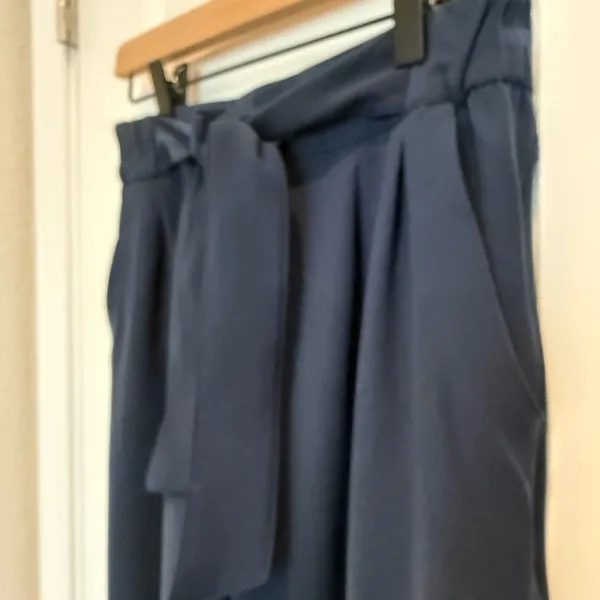 LULULEMON Noir Crop Pants in True Navy size‎ 6 - Image 6
