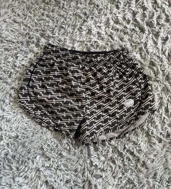 Retro Nike Shorts - Image 2