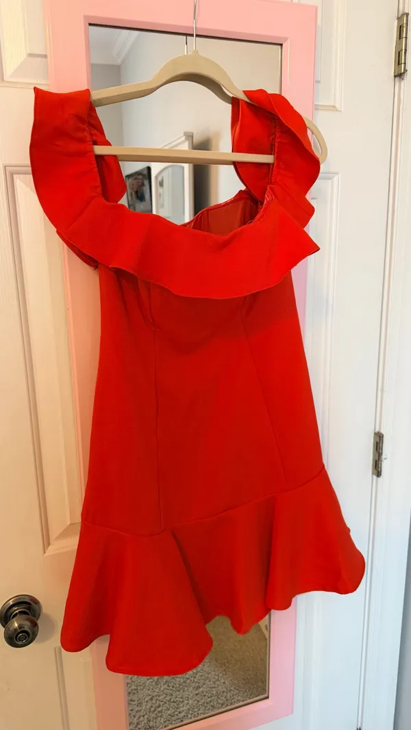 Selfie Leslie Off-The-Shoulder Dress - Image 2
