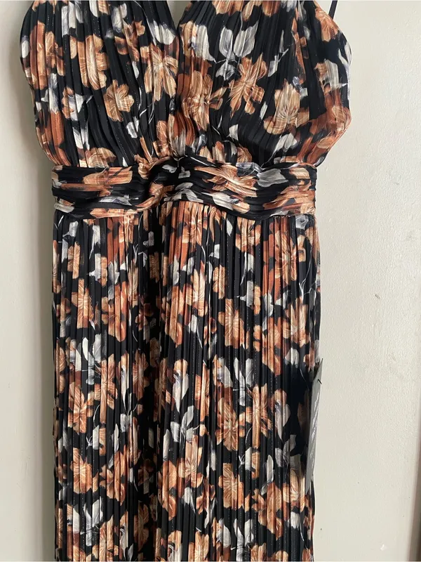 Lulus Gardena Black Floral Pleated Cross-Front Halter Midi Dress - Image 4