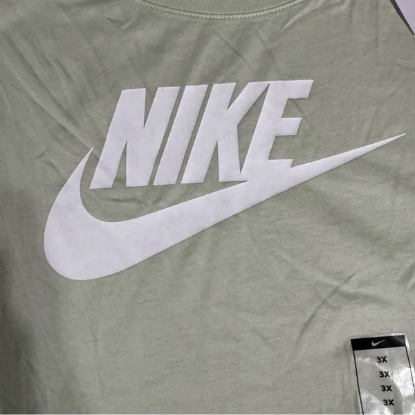 Nike Women’s Short Sleeve T-Shirt - Image 3