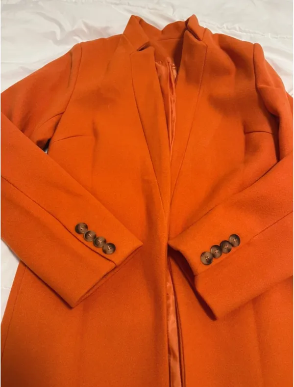 Cozy big orange coat Size M - Image 2