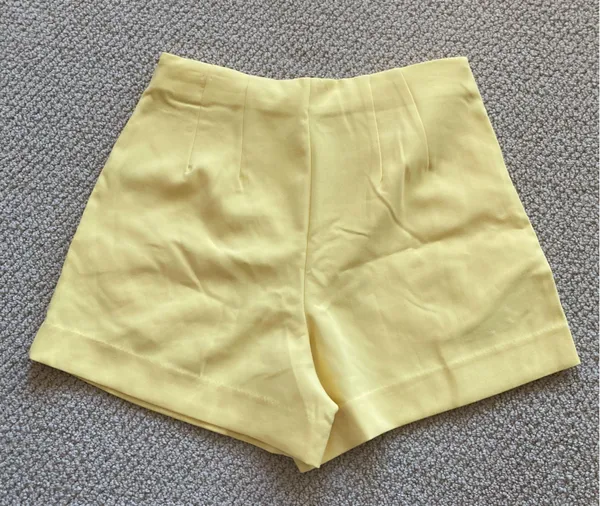 A New Day Bright Yellow Pleated Shorts High Rise Tailored Size 4 Pocket Like New - Image 10