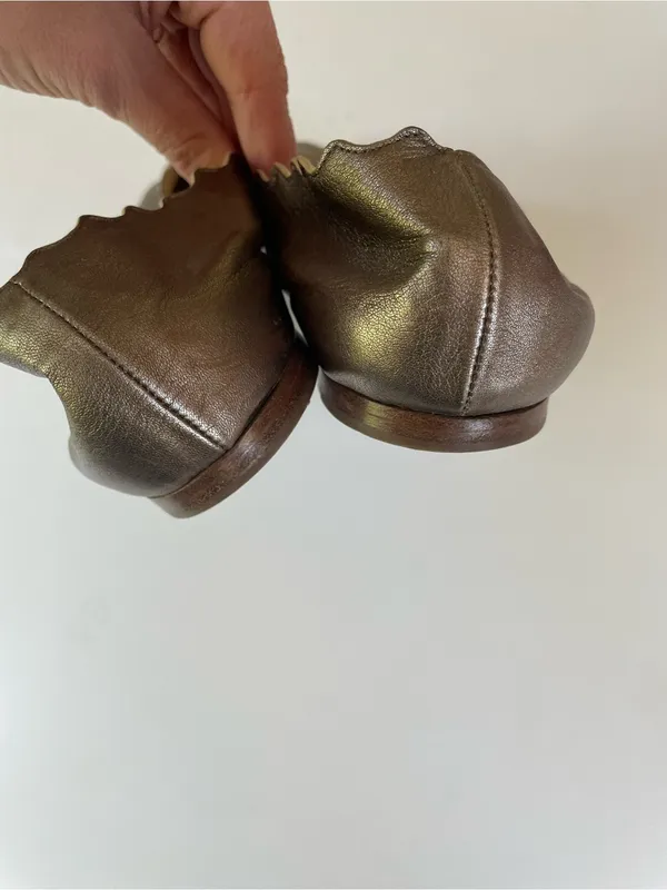 Chloé Lauren Scalloped Leather Ballet Flats Bronze Metallic Size 39.5 Italy - Image 4