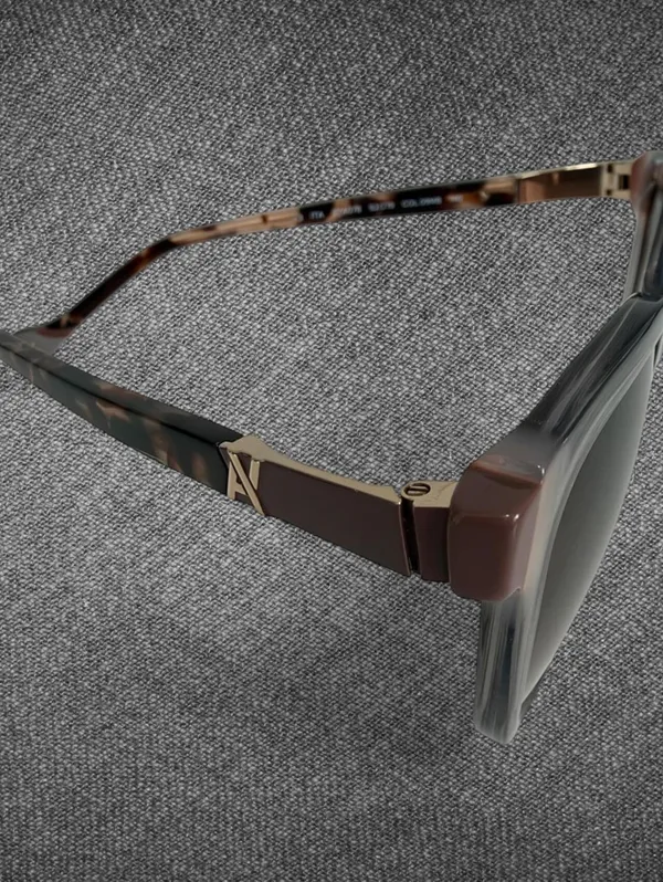 Yalea SYA078 Brown Gradient Cat Eye Sunglasses - Image 5