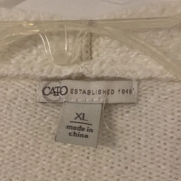 CATO Sweater size XL so beautiful and unique brand new color white/off - Image 2