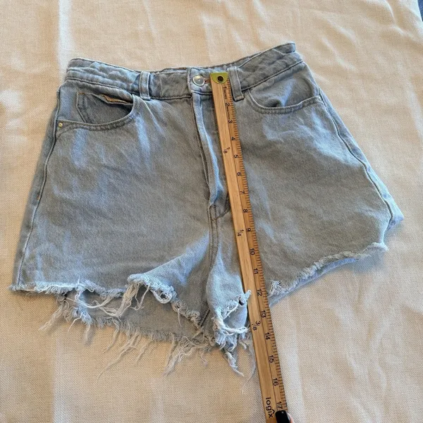 ZARA Womens Size 4 High Rise Denim Shorts Light Wash Button Fly Frayed Hem - Image 5