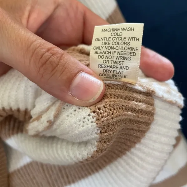 Sincerely Jules Cropped oversize Sweater size medium - Image 10